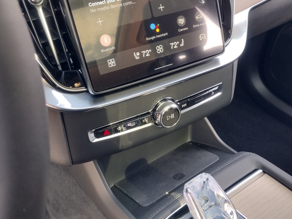 2025 VOLVO XC90 - Image 14