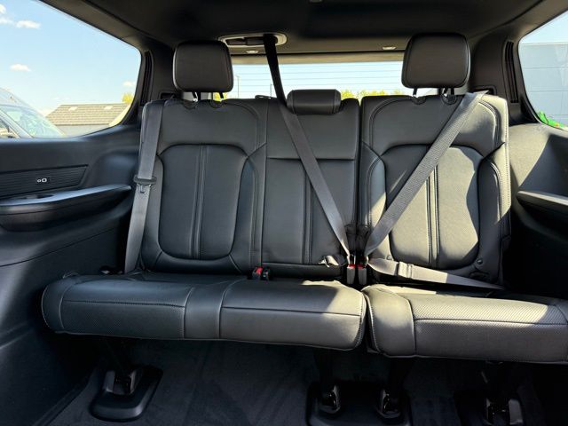 2025 Jeep Wagoneer Series II photo 27