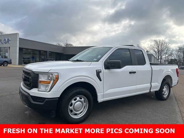 2022 Ford F-150 XL's photo