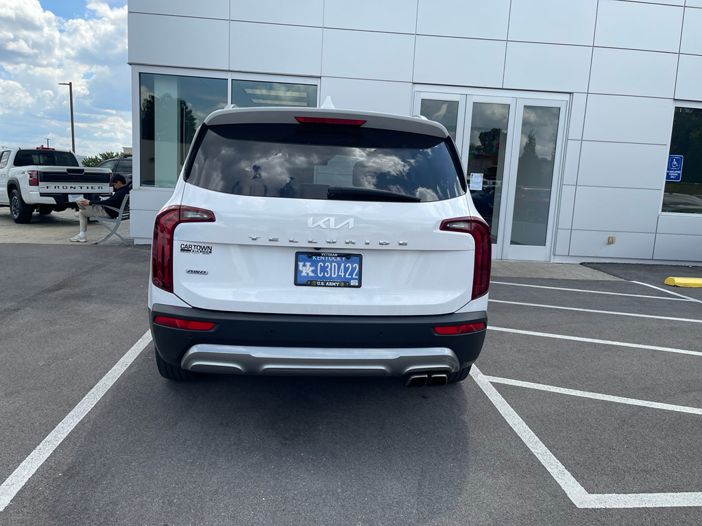 2022 Kia Telluride S photo 3