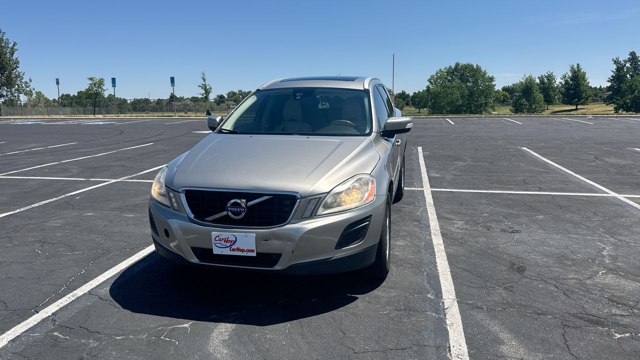 Used 2012 Silver Volvo BASE image 1