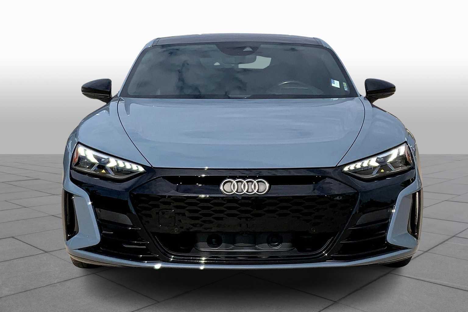2022 Audi e-tron GT Premium Plus photo 3