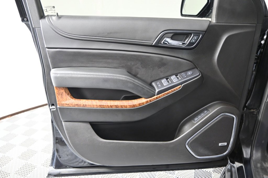 2019 Chevrolet Suburban Premier photo 18
