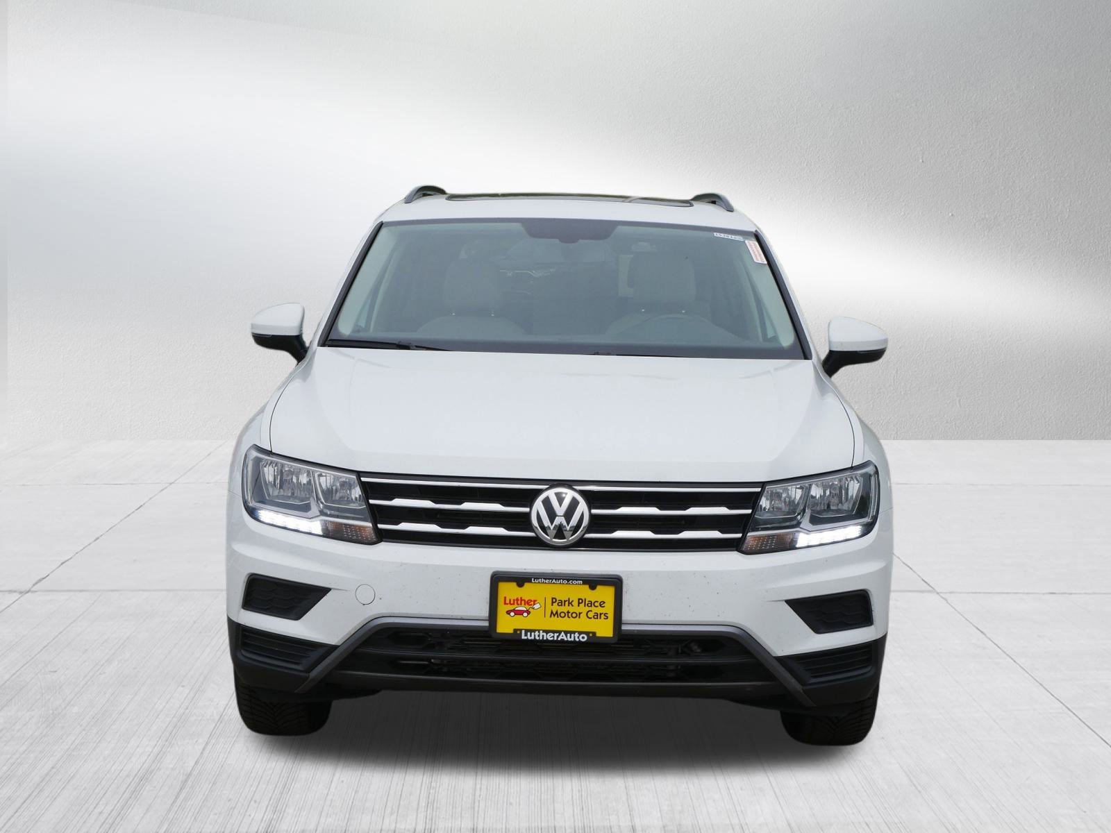 2018 Volkswagen Tiguan SE photo 2