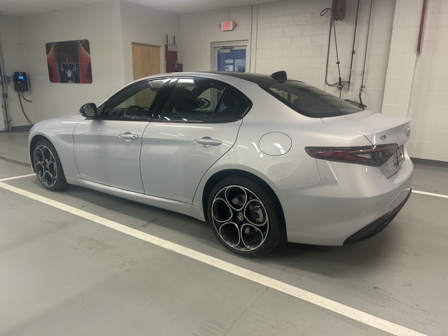2025 Alfa Romeo Giulia Base photo 7