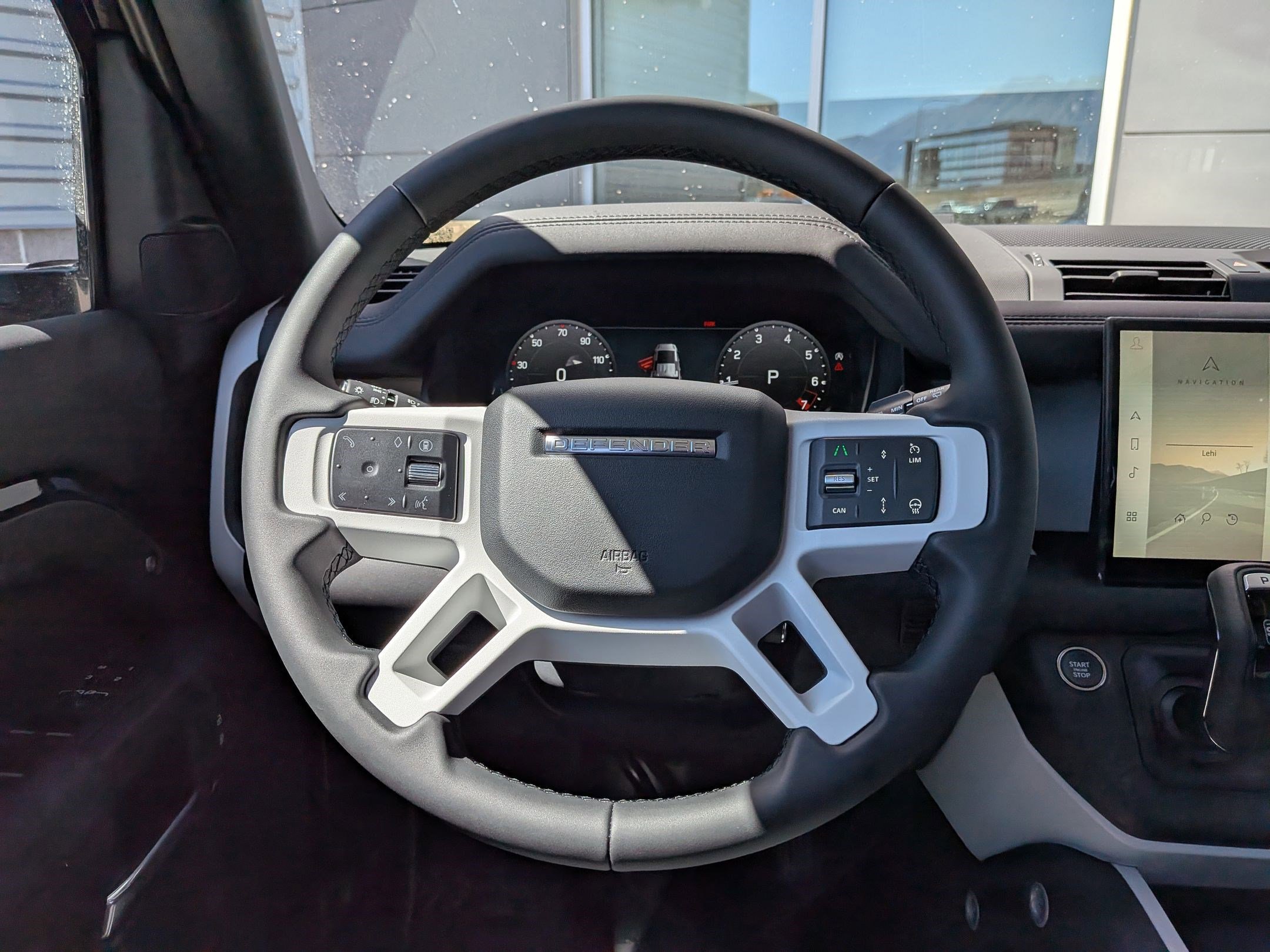 2025 Land Rover Defender 110 S photo 14