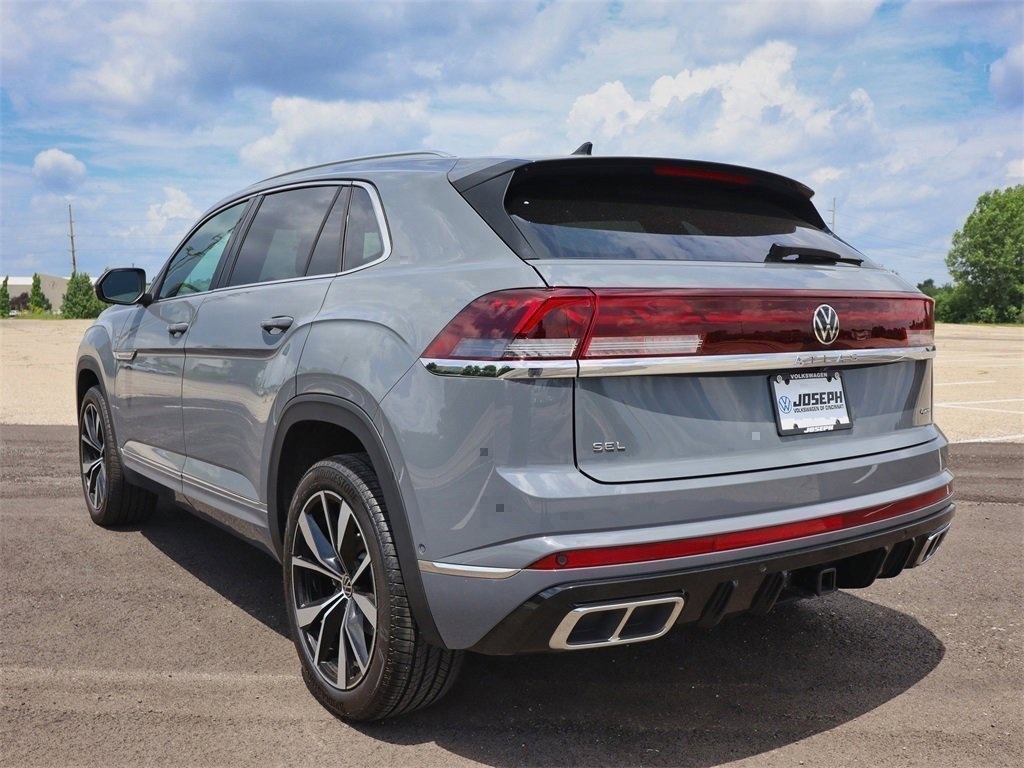 New 2025 Volkswagen Atlas Cross Sport 2.0T SEL Premium R-Line 4D
