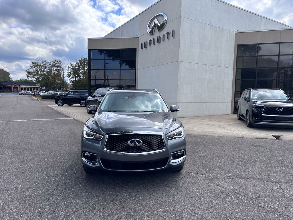 2019 Infiniti QX60 Luxe photo 2