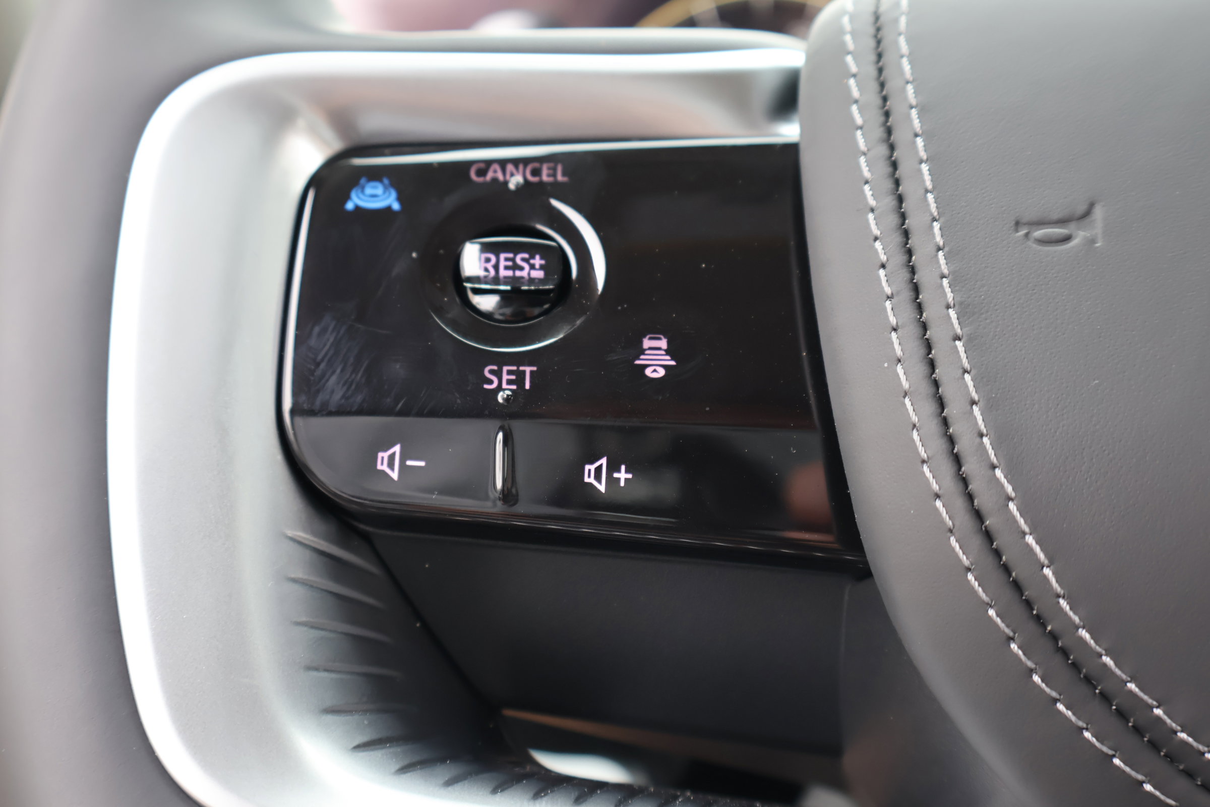 2025 Infiniti QX80 Sensory photo 24