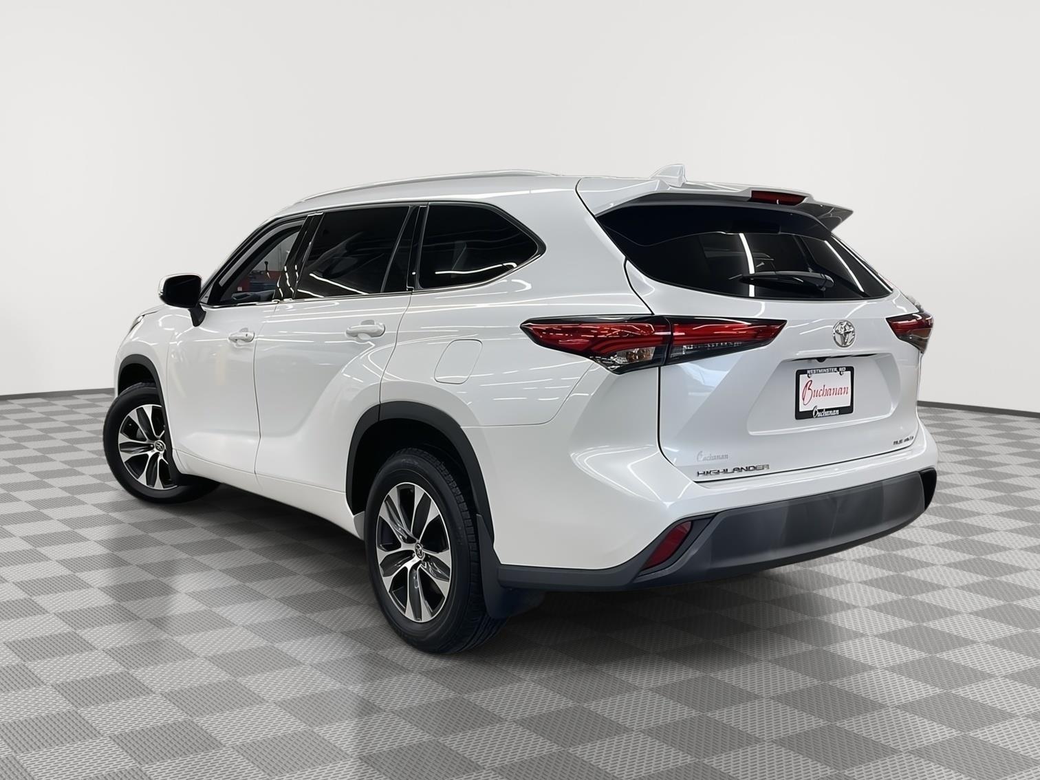 2022 Toyota Highlander XLE photo 4