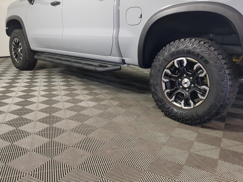 2025 Chevrolet Silverado 1500 ZR2 photo 4