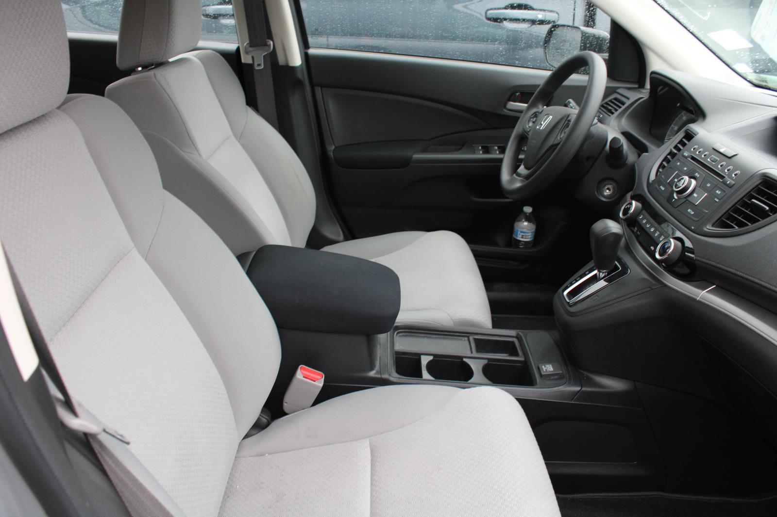 2016 Honda CR-V LX photo 2