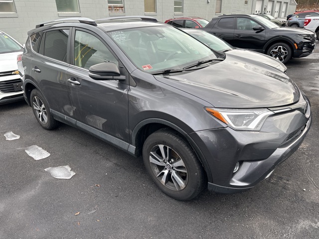 2017 Toyota RAV4 XLE's photo