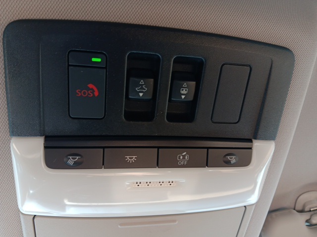 2022 Nissan Rogue Platinum photo 12