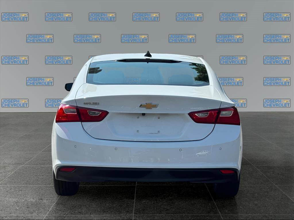 2024 Chevrolet Malibu LS photo 5