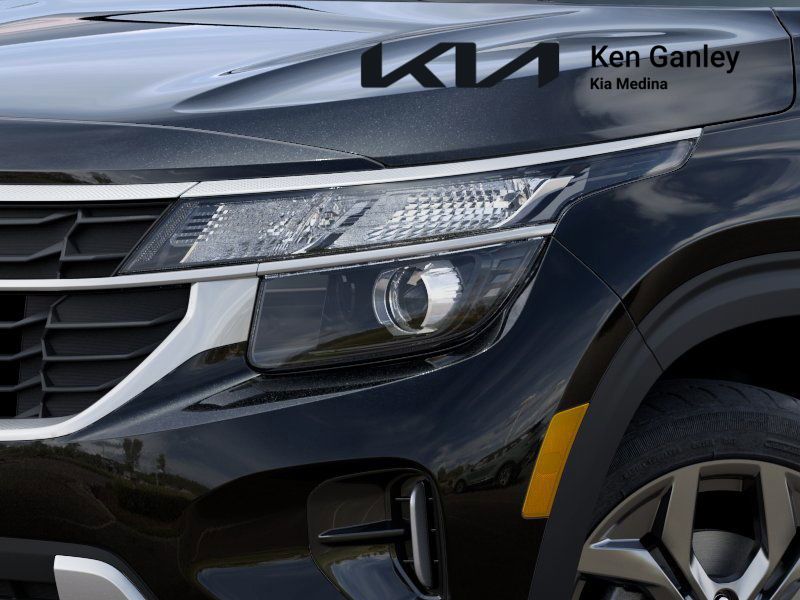 2026 Kia Seltos LX photo 9