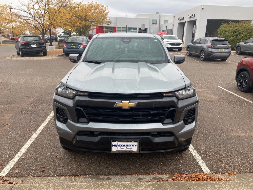 2024 Chevrolet Colorado LT photo 2