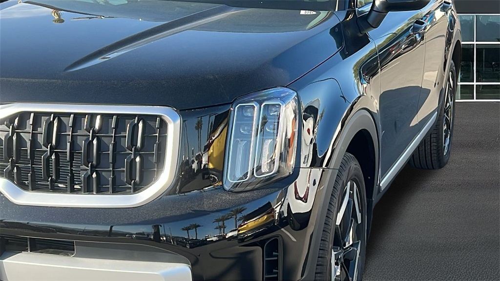 2025 Kia Telluride EX photo 4