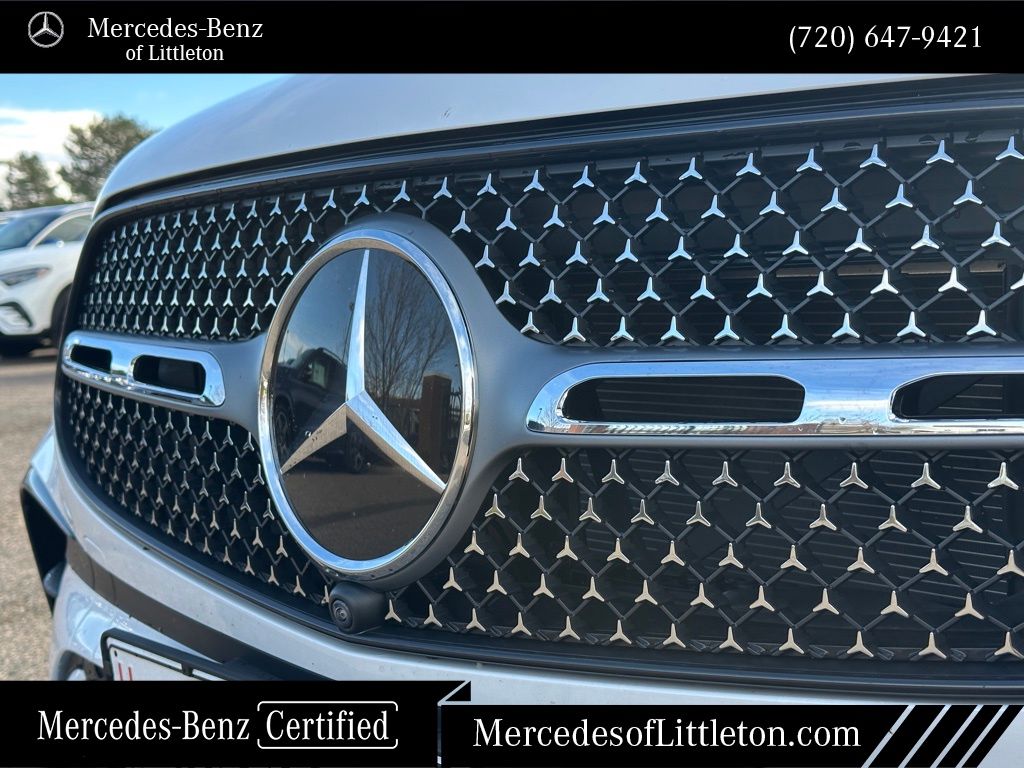 2025 Mercedes Benz GLC 350e 4MATIC photo 3