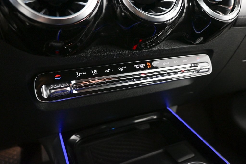 2024 Mercedes Benz GLB 250 photo 12