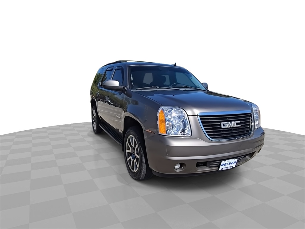 2011 Gmc Yukon SLT photo 2