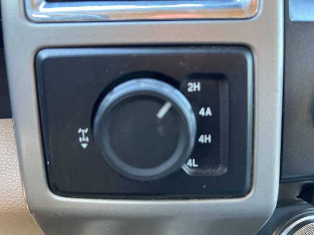 2015 Ford F-150 Lariat photo 25