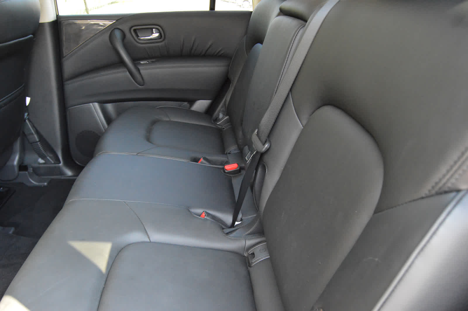 2024 Nissan Armada SV photo 22