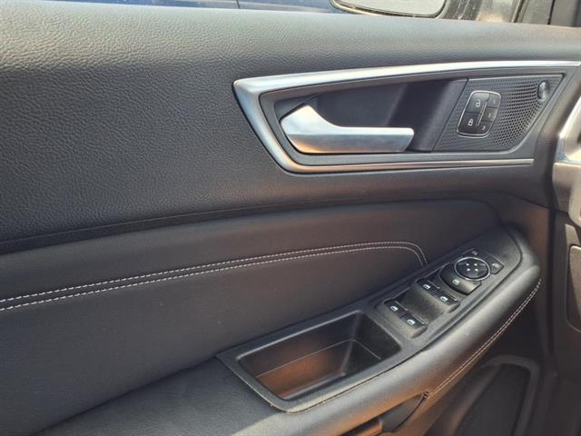 2024 Ford Edge Titanium photo 19