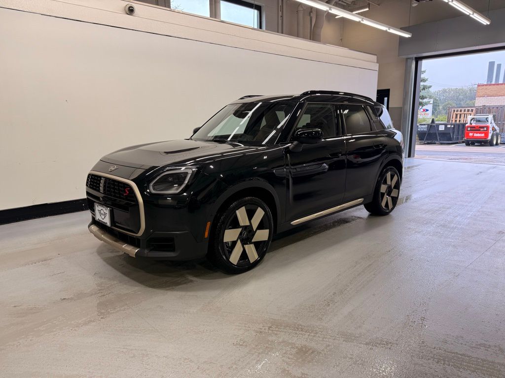 2025 MINI Countryman S's photo