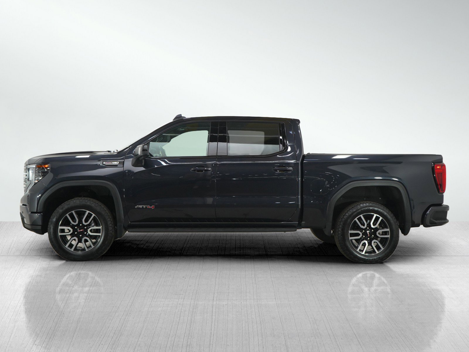 Used 2022 GMC Sierra 1500 AT4 with VIN 1GTPUEEL4NZ553398 for sale in Bloomington, Minnesota
