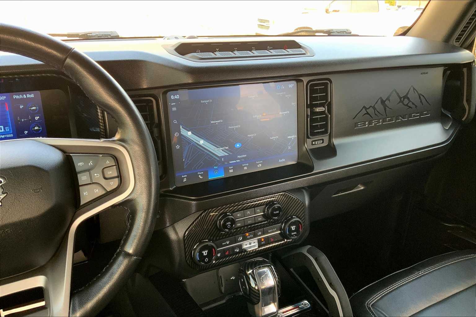 2021 Ford Bronco First Edition photo 12