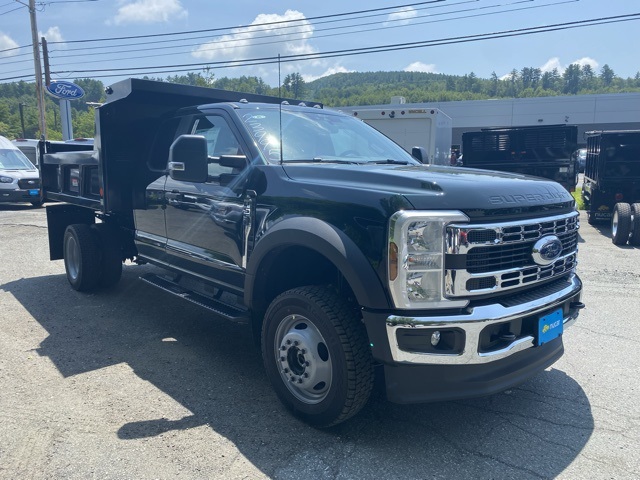 2025 Ford F-550 Super Duty Chassis Cab XL's photo