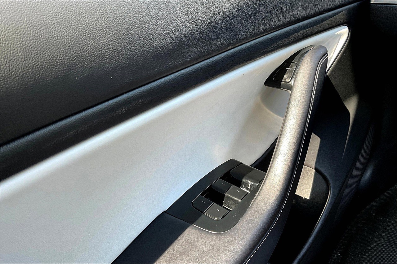 2020 Tesla Model 3 Long Range photo 24