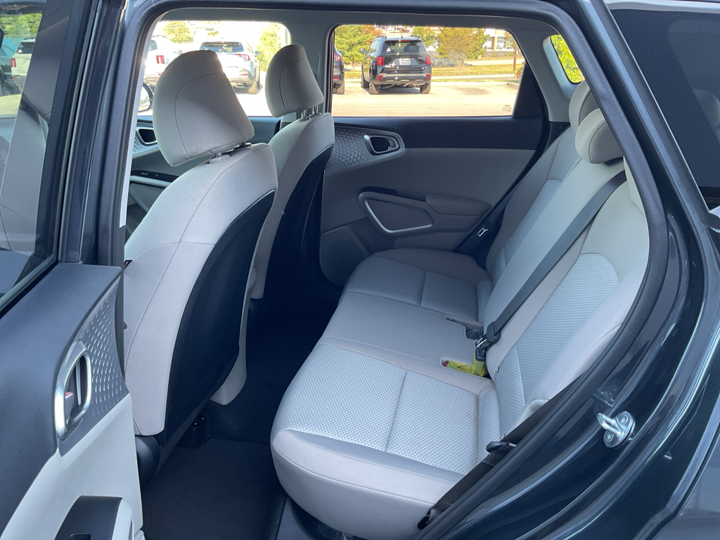 2023 Kia Soul LX photo 13