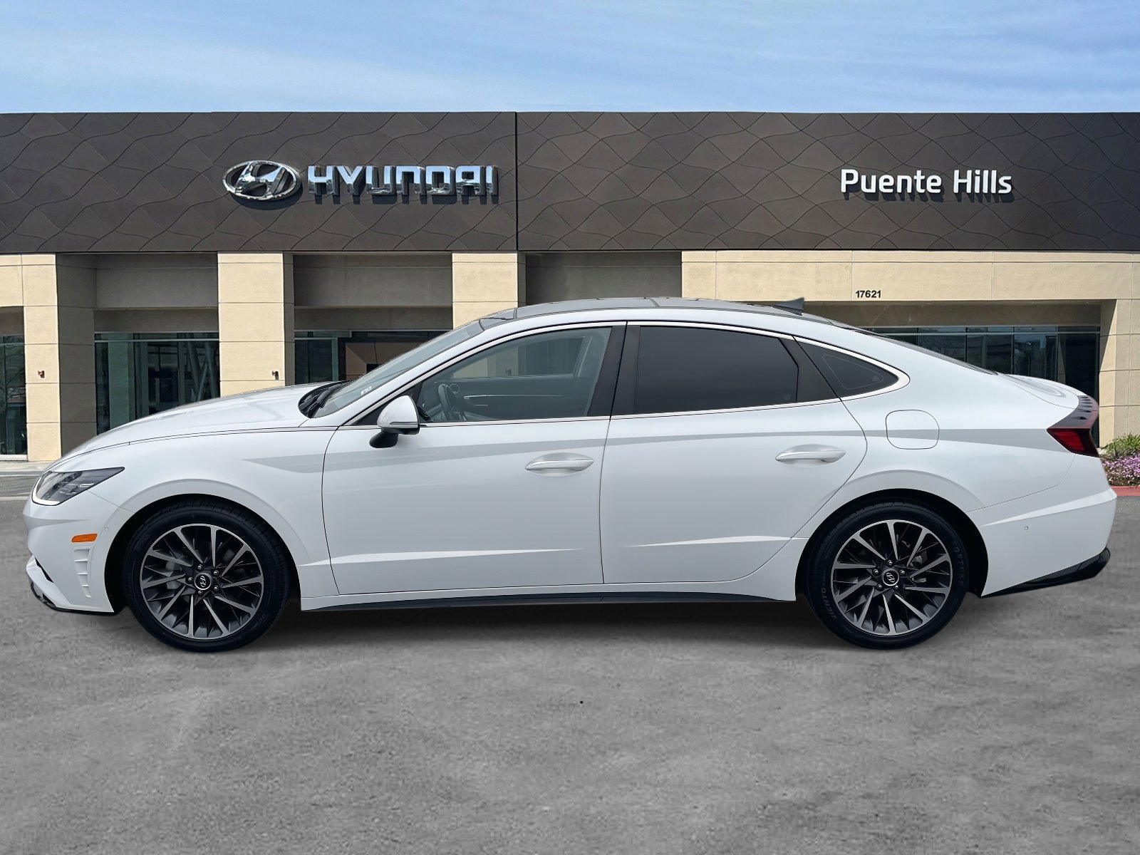 2022 Hyundai Sonata Limited photo 3