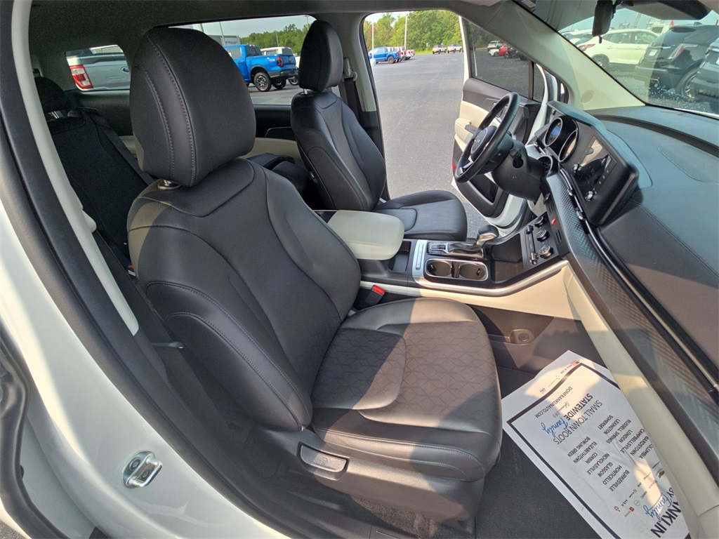 2024 Kia Carnival LX photo 28