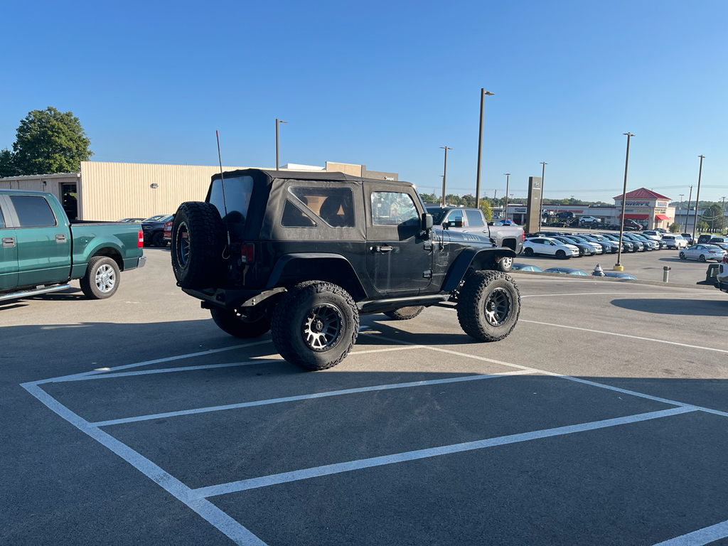 2017 Jeep Wrangler Willys Wheeler photo 3