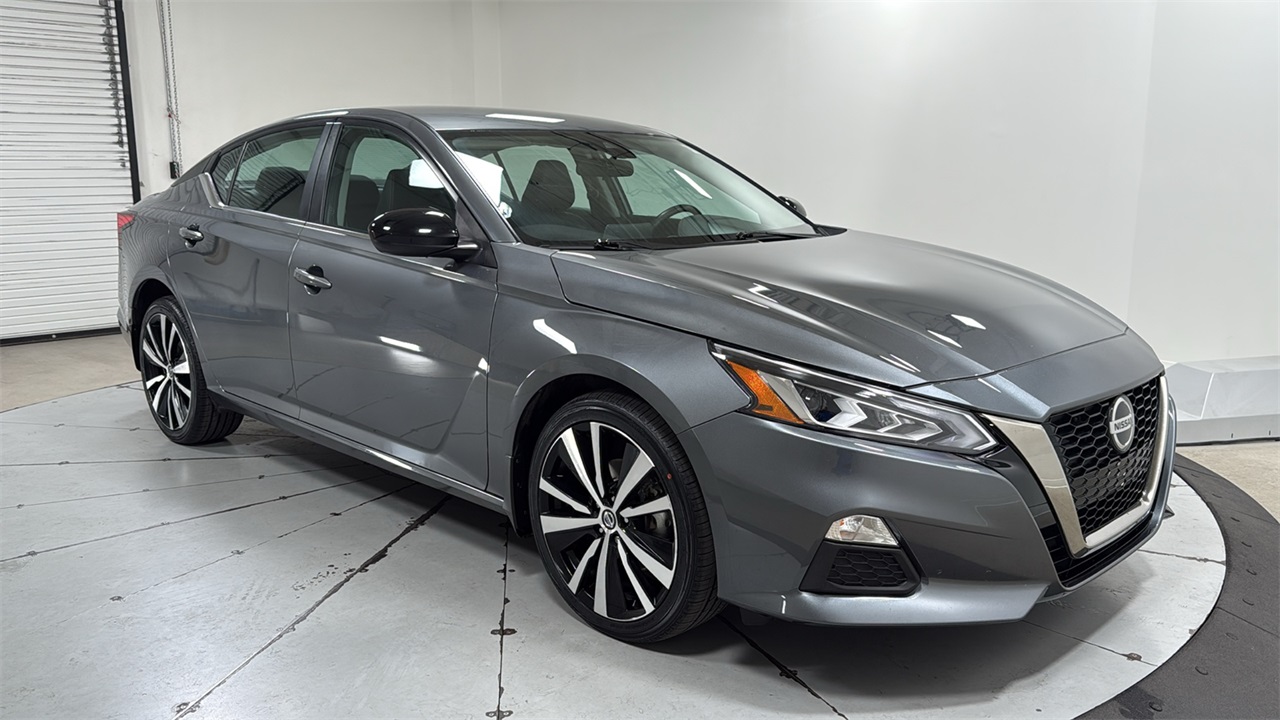 2021 Nissan Altima 2.5 SR photo 3