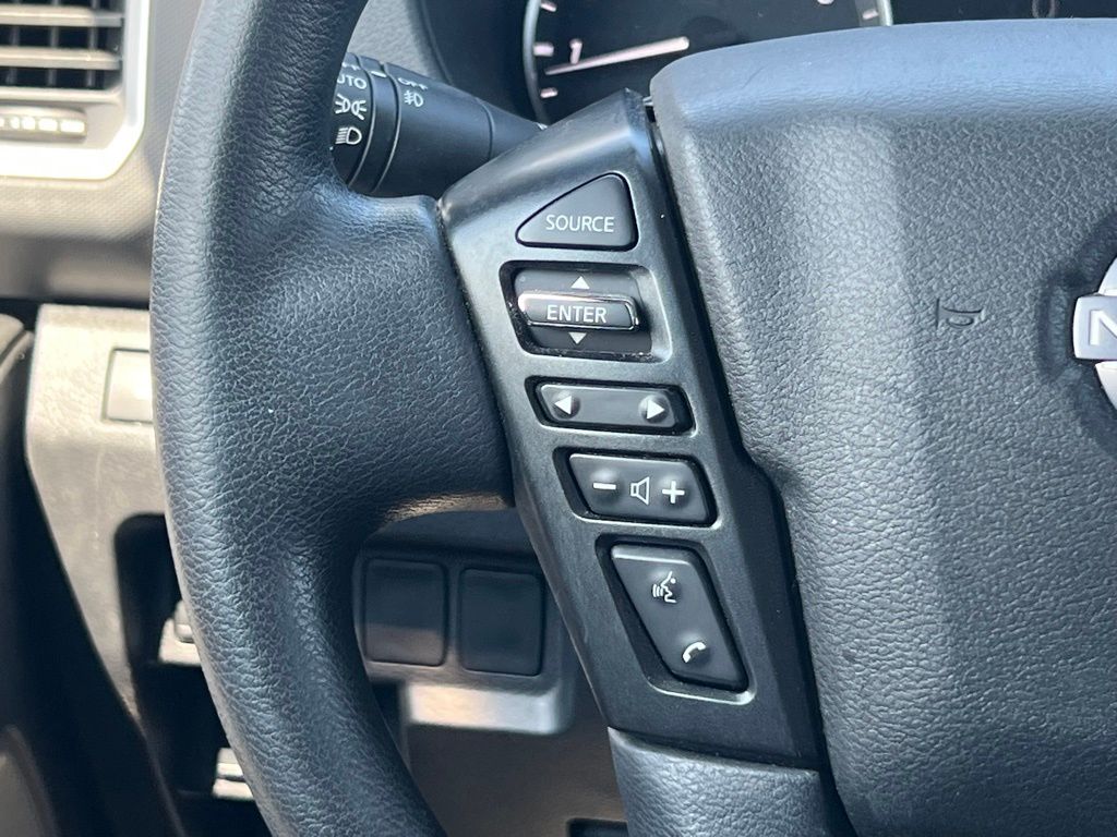 2022 Nissan Frontier SV photo 18