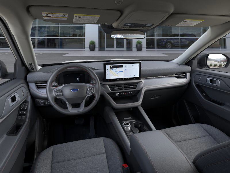 2025 Ford Explorer photo 9