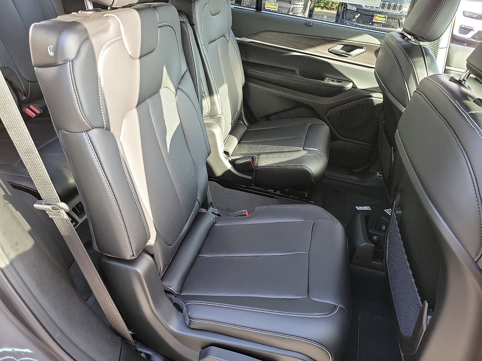 2025 Jeep Grand Cherokee L photo 15