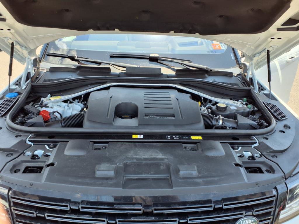 2023 Land Rover Range Rover Sport SE photo 9
