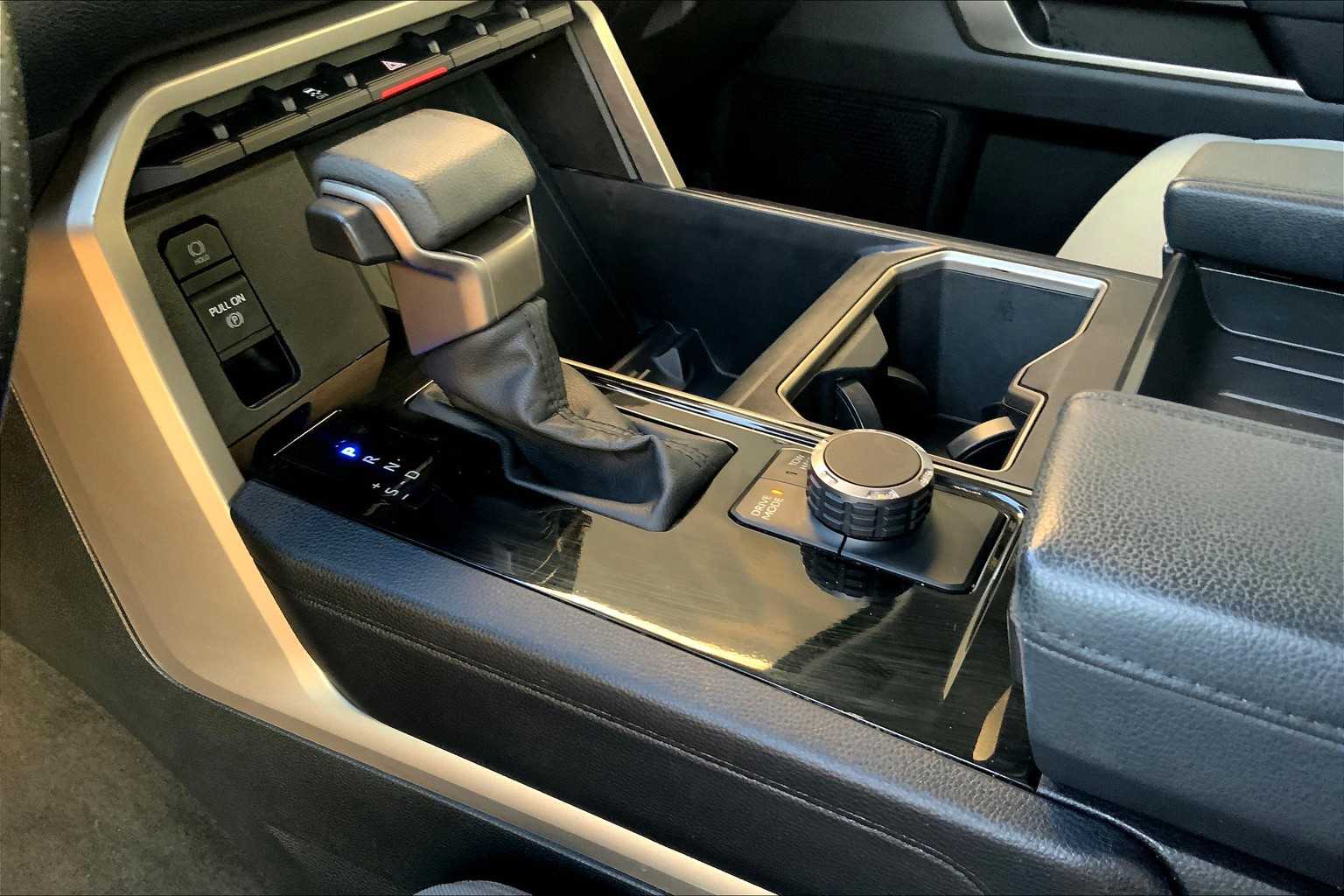 2022 Toyota Tundra SR5 photo 17