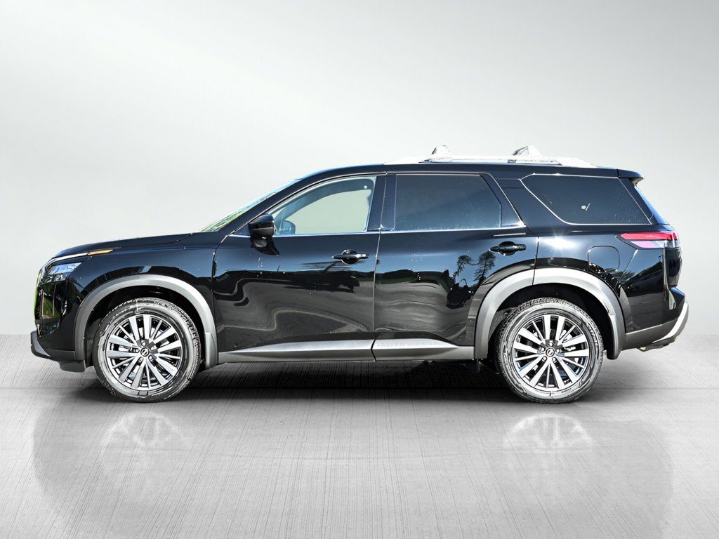 2025 Nissan Pathfinder SL photo 3