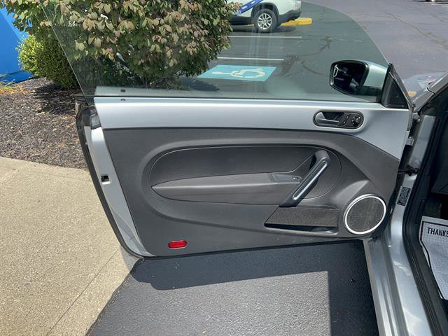 2014 Volkswagen Beetle 2.5 TDI photo 11