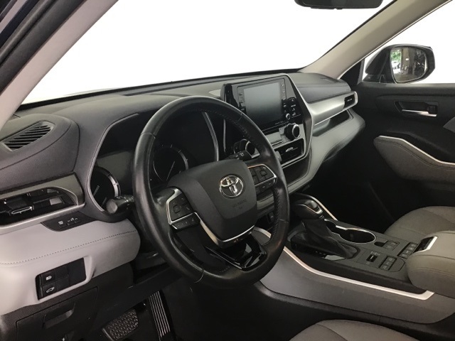 2021 Toyota Highlander XLE photo 8