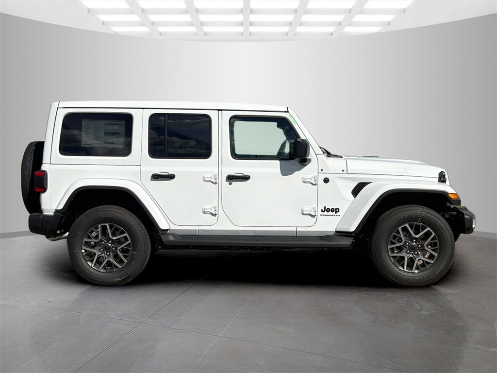 2026 Jeep Wrangler Sahara photo 2