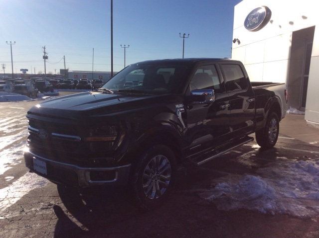 2025 Ford F-150 XLT photo 2