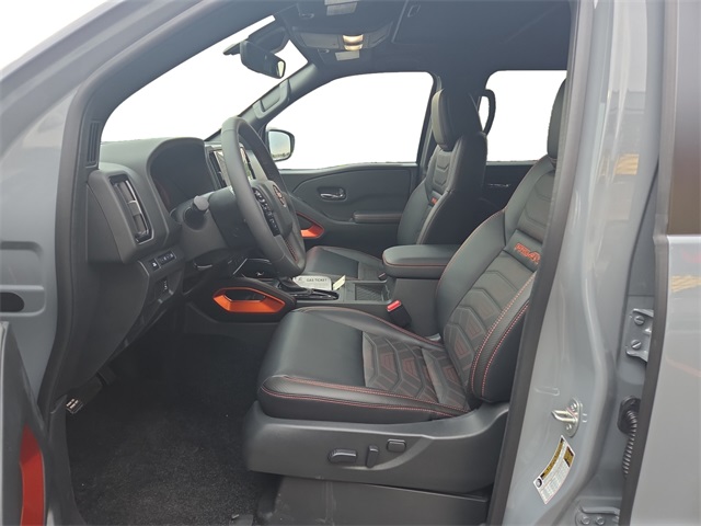 2025 Nissan Frontier Crew Cab PRO-4X photo 9