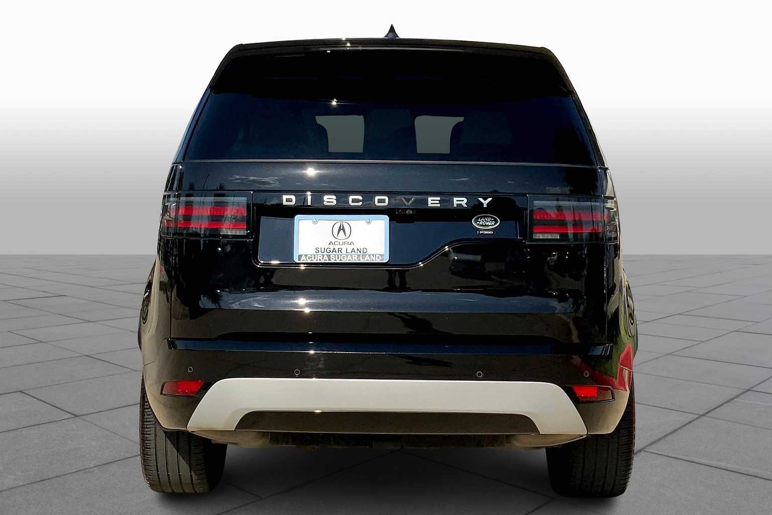 2023 Land Rover Discovery Metropolitan Edition photo 3